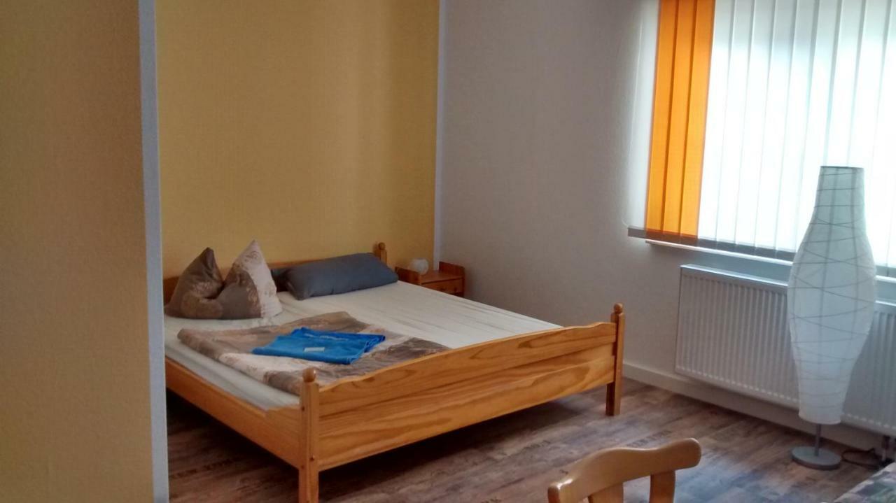 Zimmervermietung Schönfließer Stuben auch für Monteure Eisenhüttenstadt Exterior foto