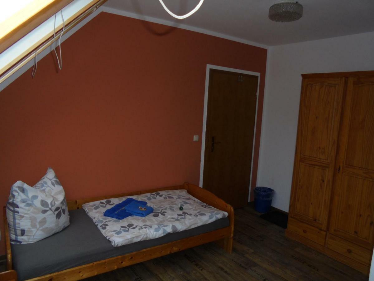 Zimmervermietung Schönfließer Stuben auch für Monteure Eisenhüttenstadt Exterior foto