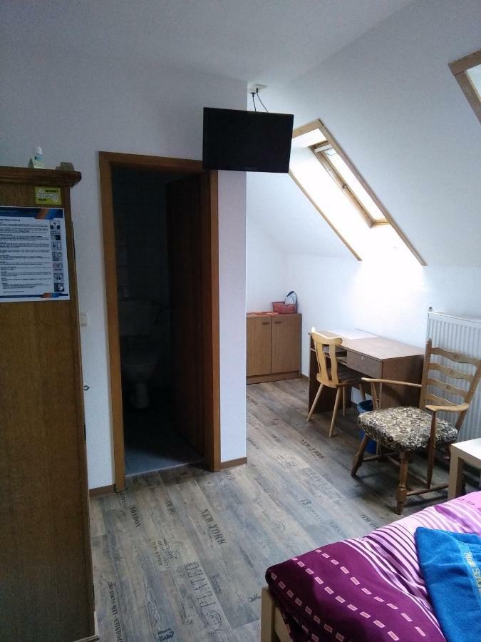 Zimmervermietung Schönfließer Stuben auch für Monteure Eisenhüttenstadt Exterior foto